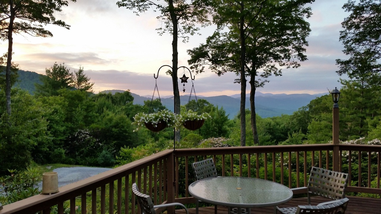 Photo of Patio Balcony in Lake Toxaway