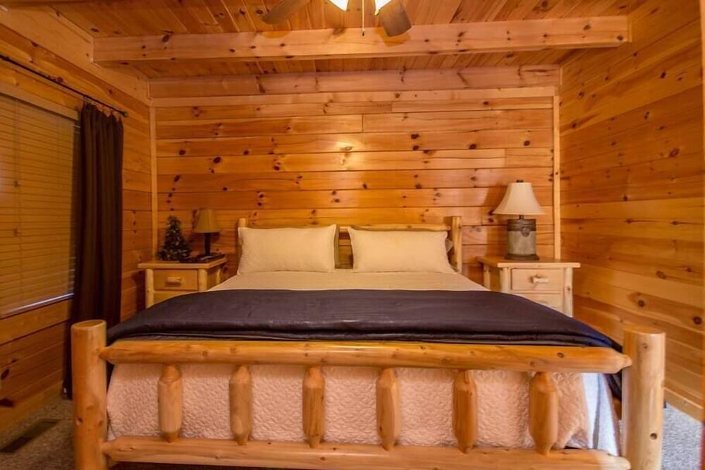 Photo of Bedroom in Sevierville