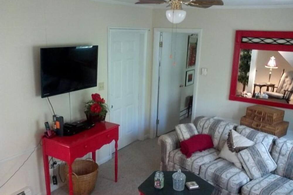 Photo of Livingroom in Maggie Valley