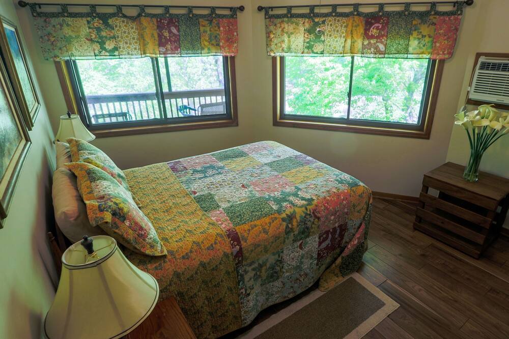 Photo of Bedroom in Asheville