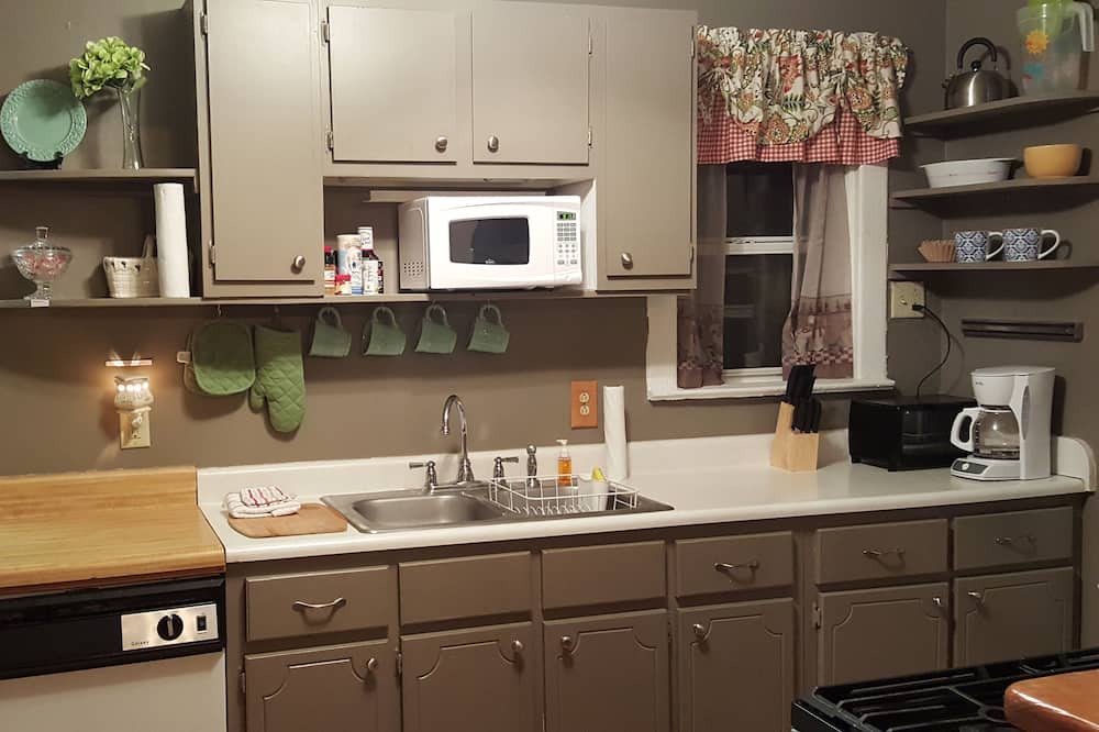 Photo of Kitchen in Murdock - Linden