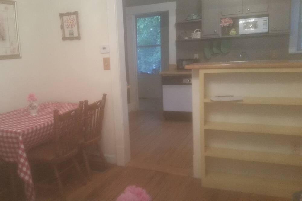 Photo of Kitchen in Murdock - Linden