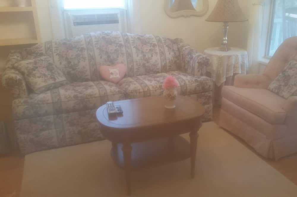 Photo of Livingroom in Murdock - Linden