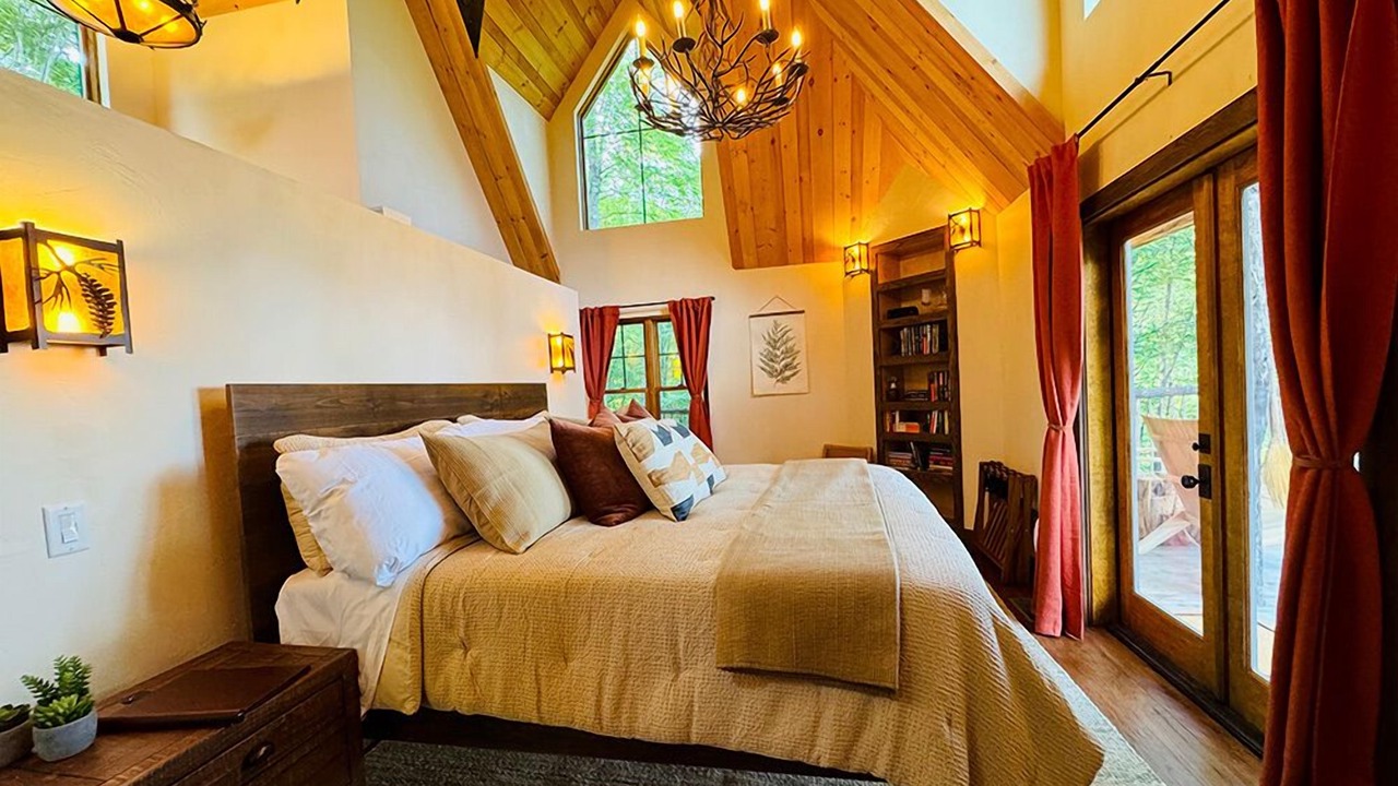 Photo of Bedroom in Waynesville