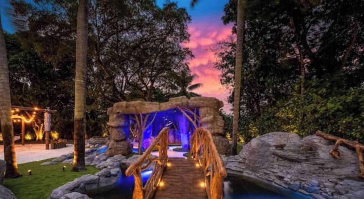 Photo of Outdoor in Golden Glades