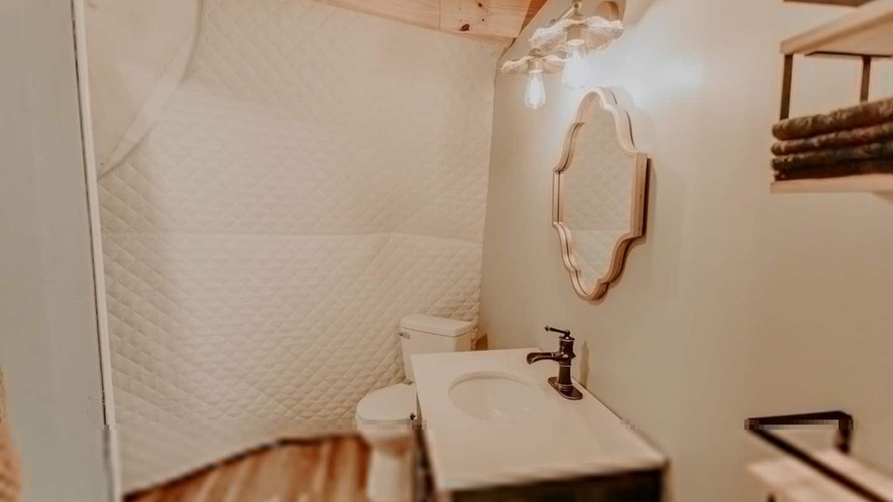 Photo of Bathroom in Cosby