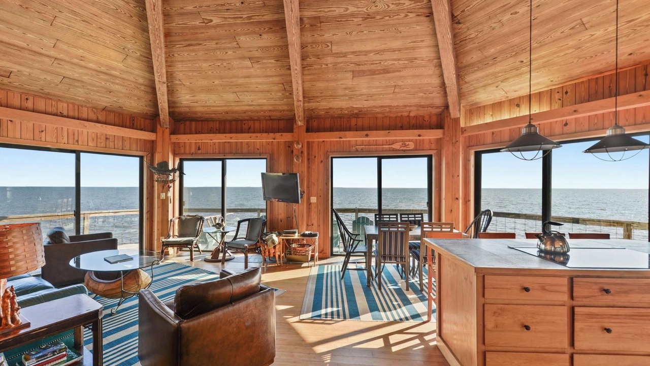 Photo of Bedroom in Ocean Springs