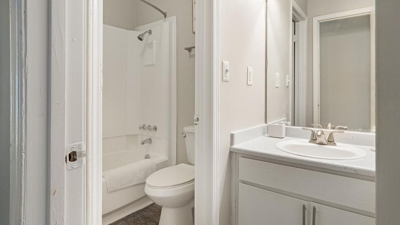 Photo of Bathroom in Morrow