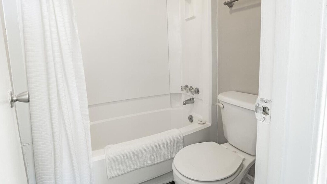 Photo of Bathroom in Morrow