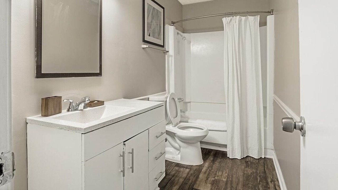 Photo of Bathroom in Morrow