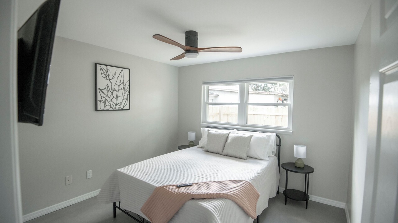 Photo of Bedroom in Pine Castle