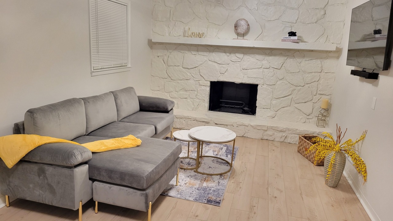 Photo of Livingroom in Riverdale