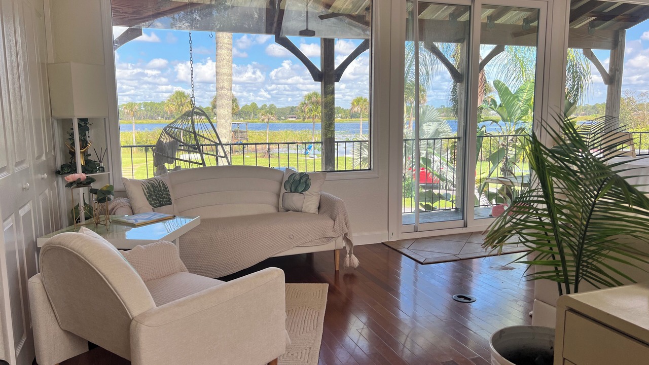 Photo of Livingroom in Deltona Lakes