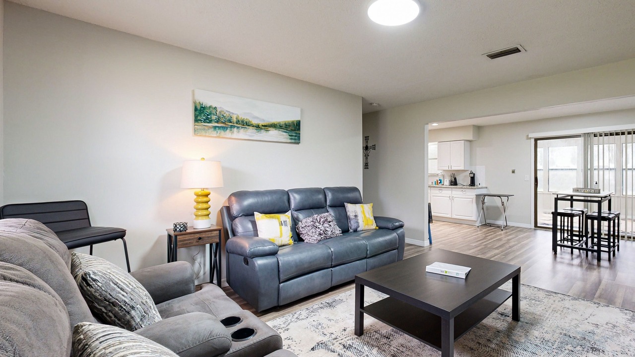 Photo of Livingroom in Riverview