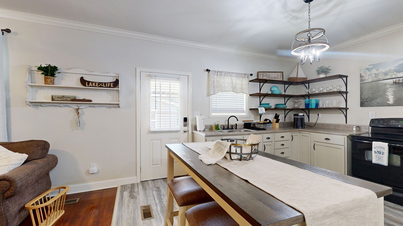 Photo of Kitchen in Guntersville