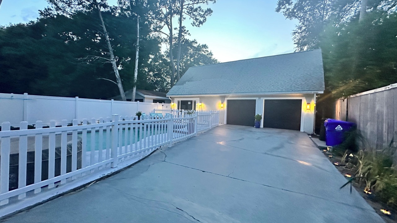 Photo of Outdoor in Riverland Terrace
