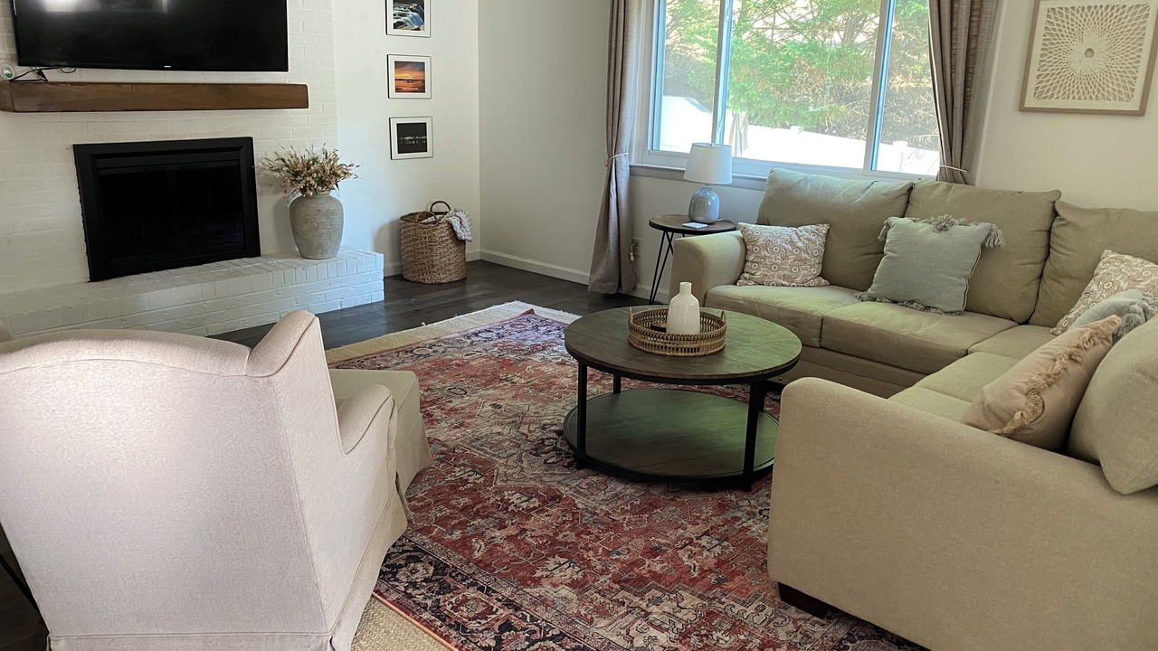 Photo of Livingroom in Guntersville