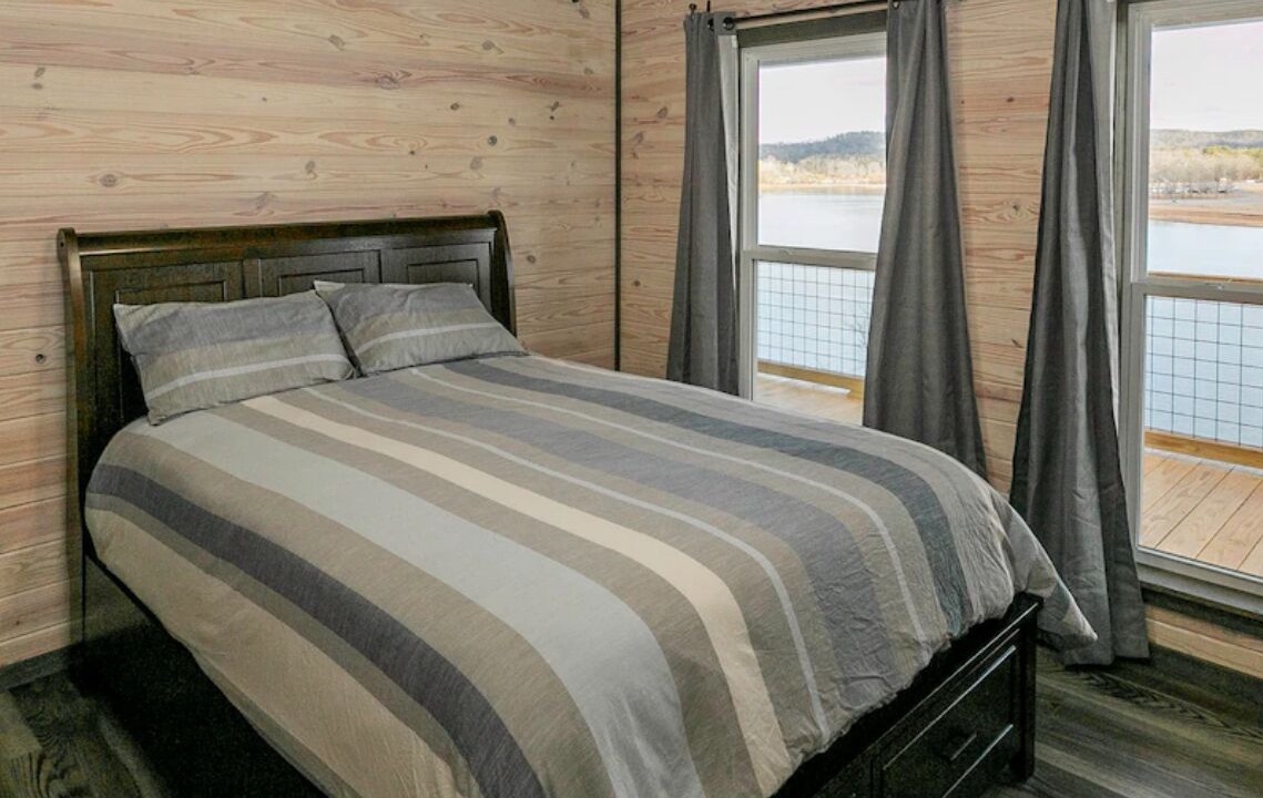 Photo of Bedroom in Crane Hill
