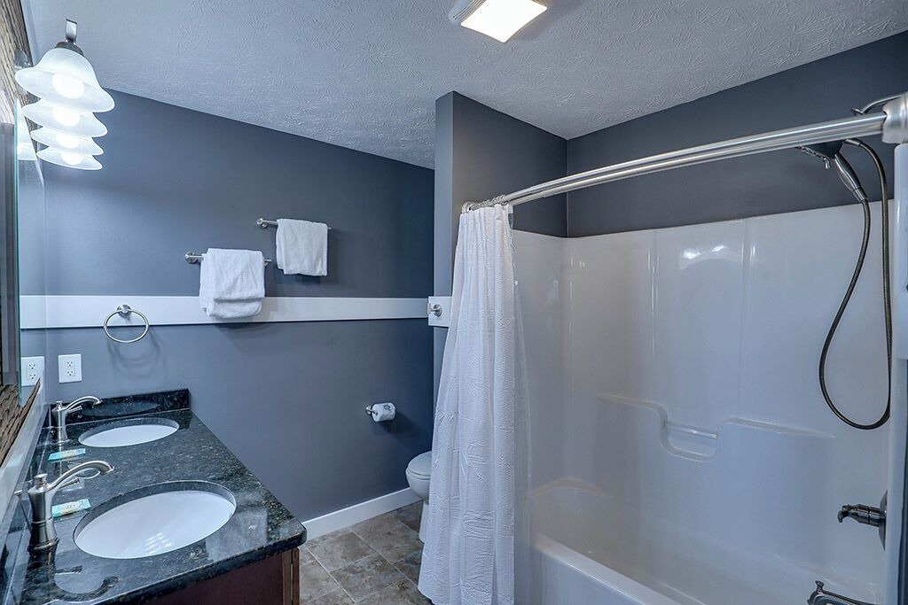 Photo of Bathroom in Kodak