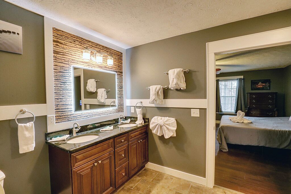 Photo of Bathroom in Kodak