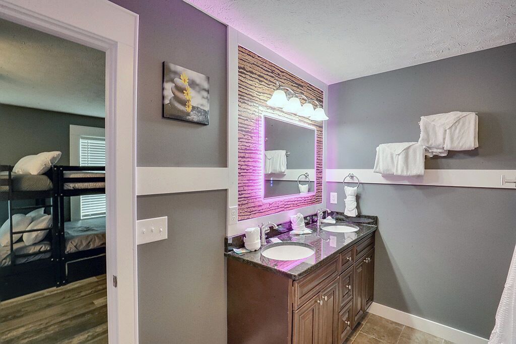 Photo of Bathroom in Kodak