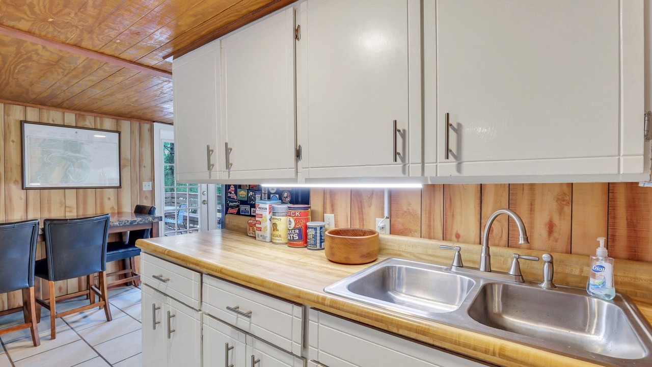 Photo of Kitchen in Nahunta