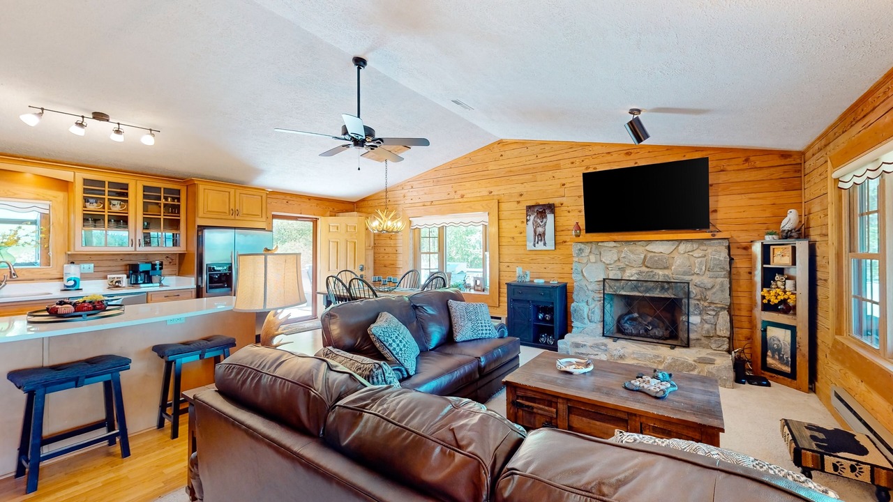 Photo of Livingroom in Waynesville