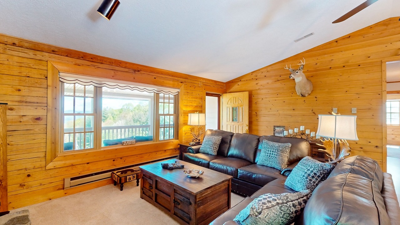 Photo of Livingroom in Waynesville