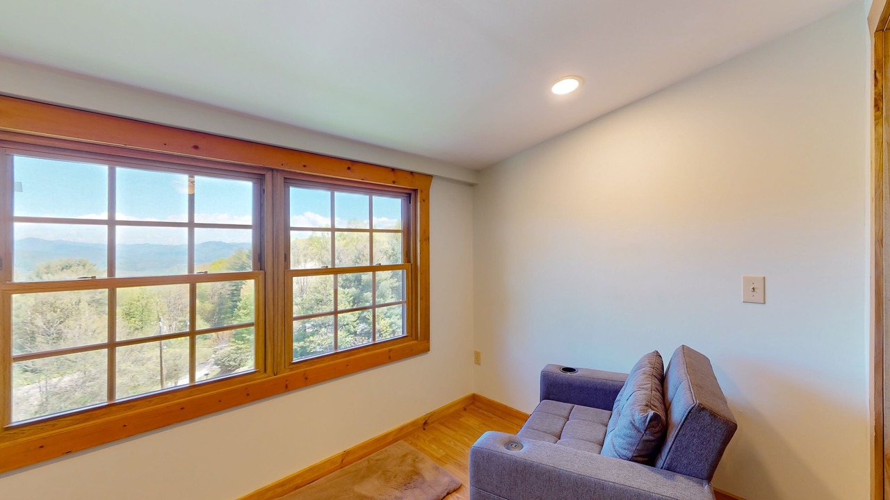 Photo of Livingroom in Waynesville