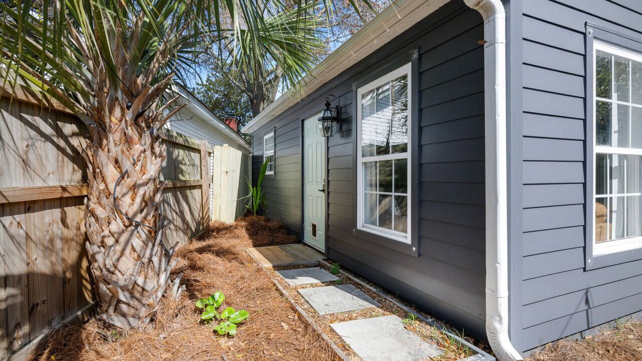 Photo of Outdoor in Riverland Terrace
