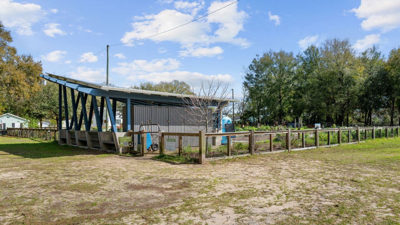 Photo of Outdoor in Riverland Terrace
