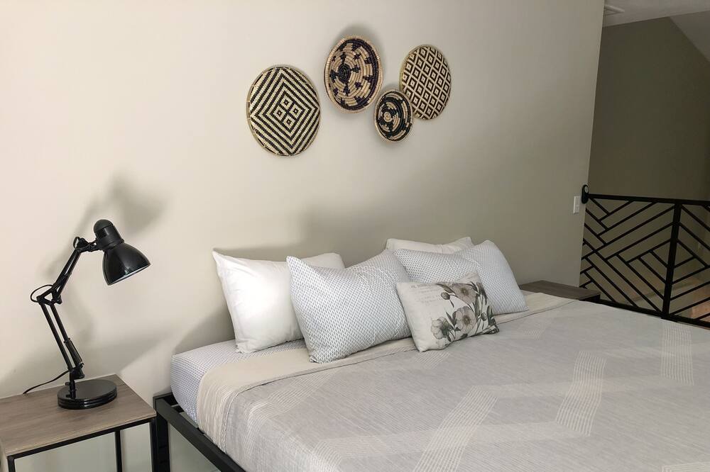 Photo of Bedroom in Salem