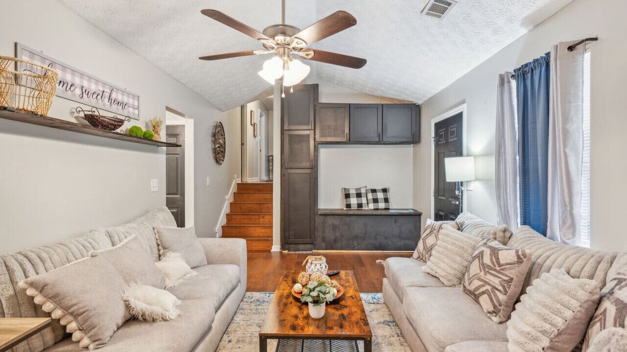 Photo of Livingroom in Monticello