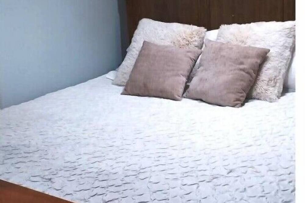Photo of Bedroom in Crestline Heights