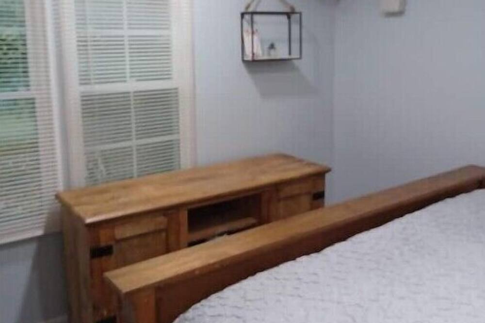 Photo of Bedroom in Crestline Heights