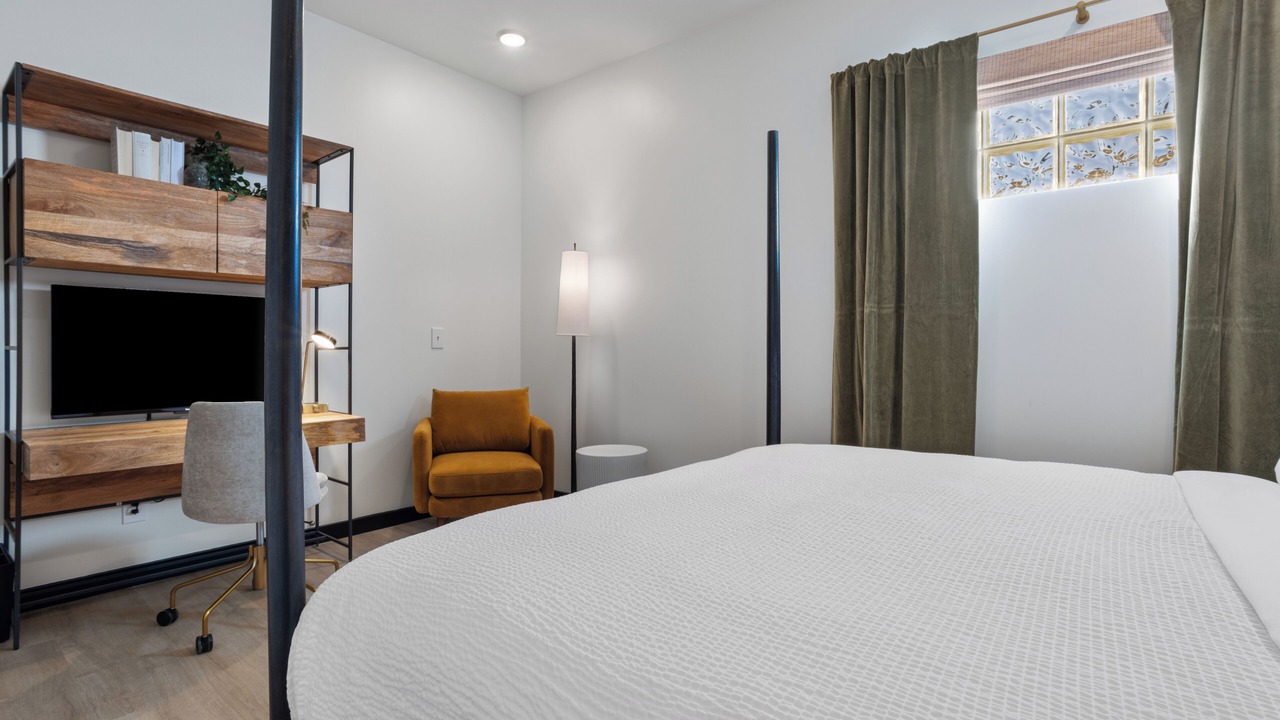 Photo of Bedroom in Gulfport