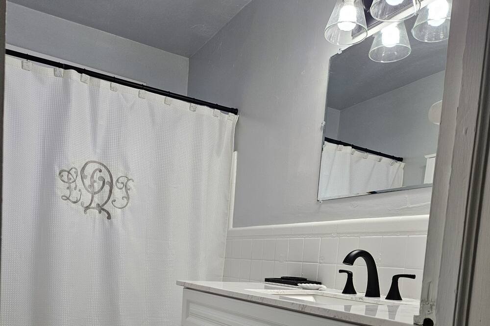 Photo of Bathroom in Forest Hills