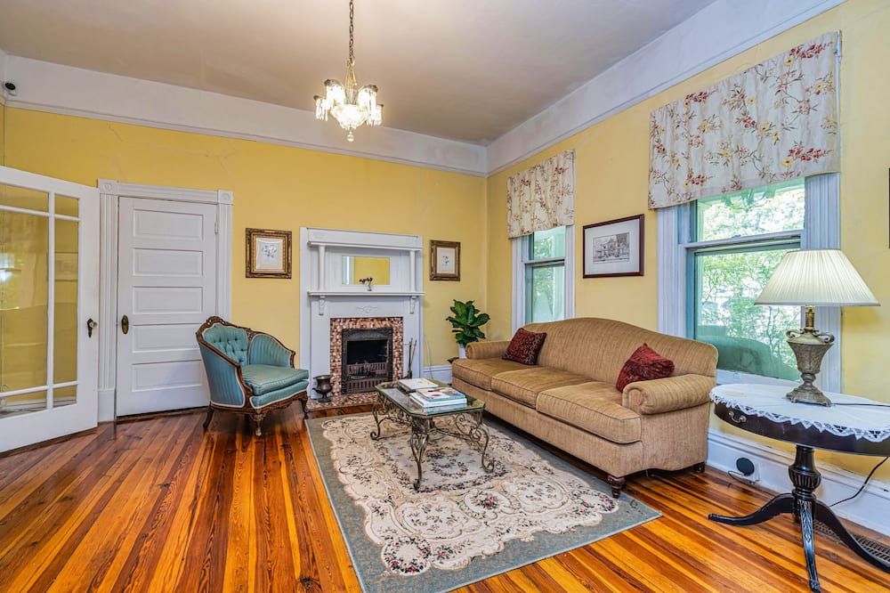 Photo of Livingroom in Senoia