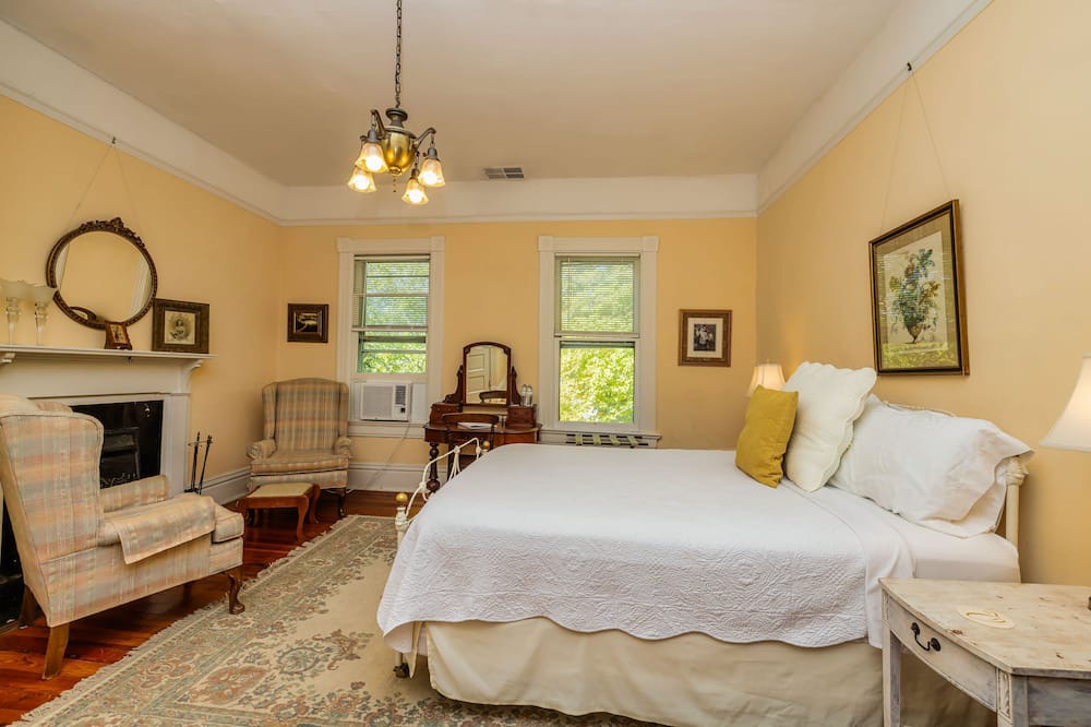 Photo of Bedroom in Senoia