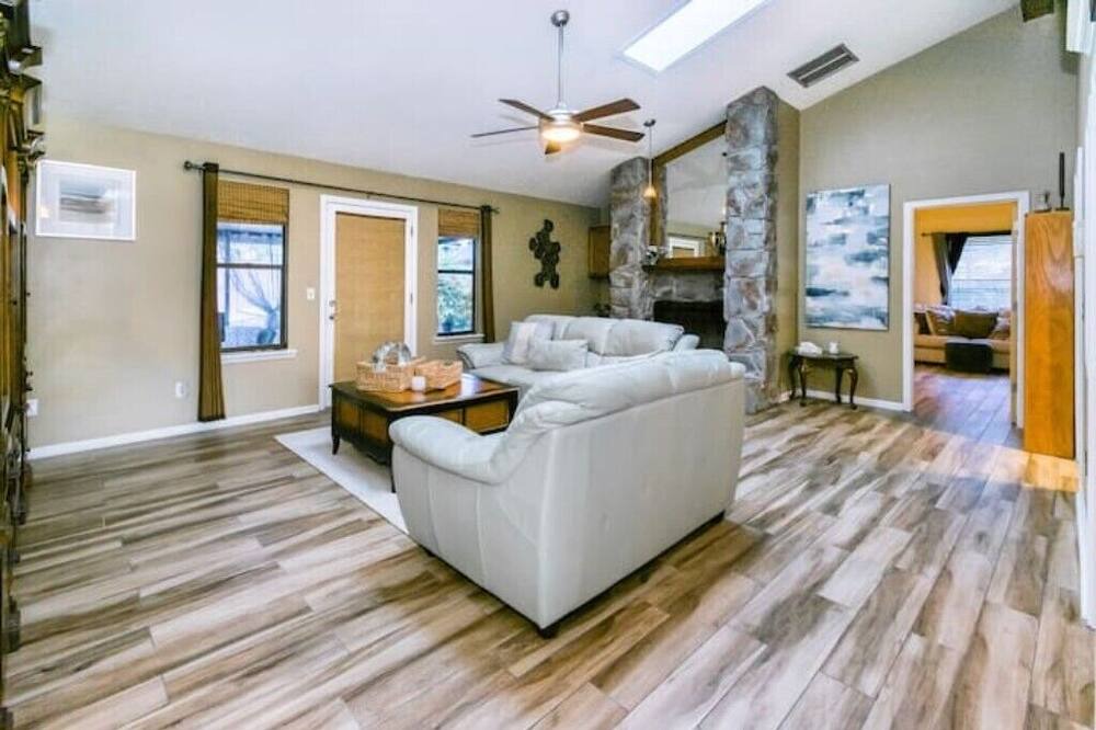 Photo of Livingroom in Arlington