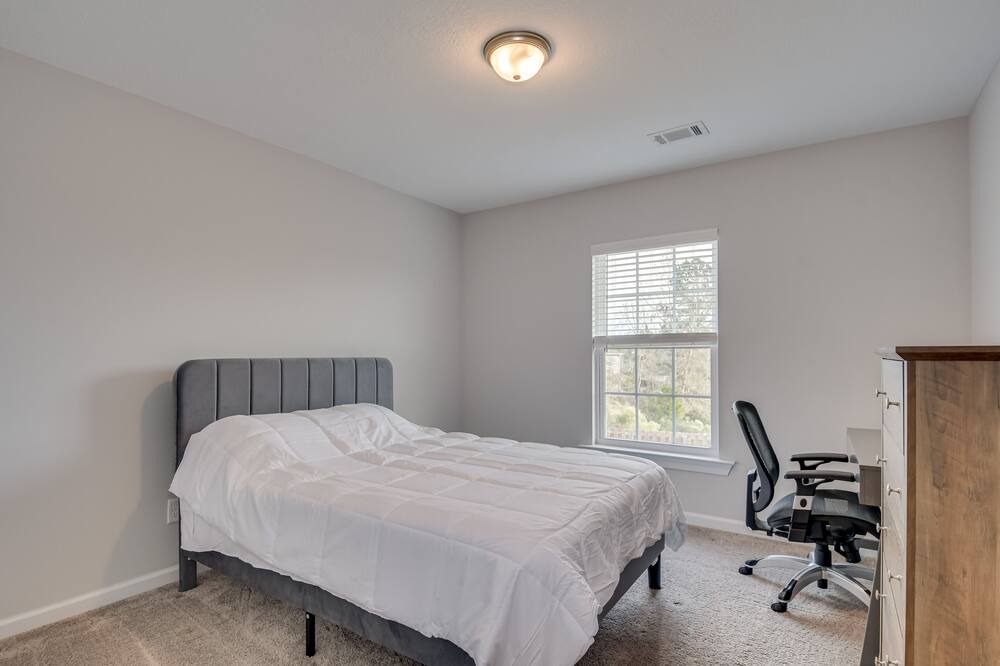 Photo of Bedroom in Canterbury Farms