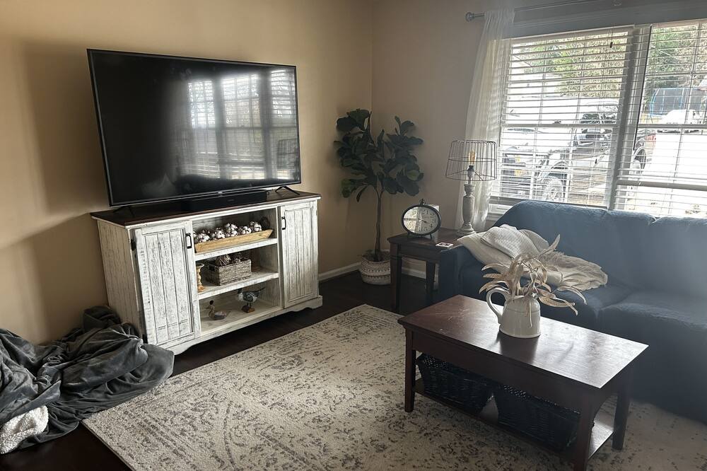 Photo of Livingroom in Phenix City