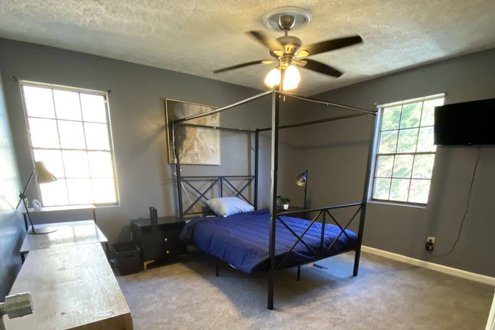 Photo of Bedroom in Powder Springs