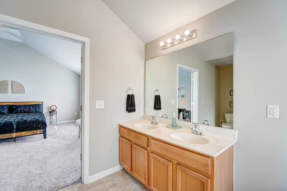 Photo of Bathroom in Toddville Road