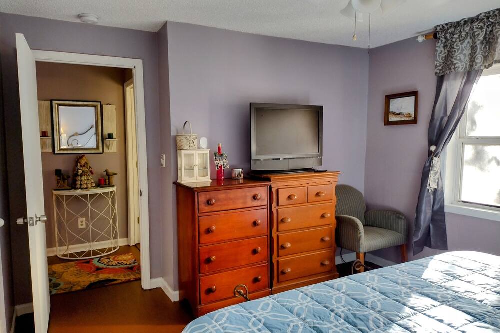Photo of Bedroom in Dock Junction
