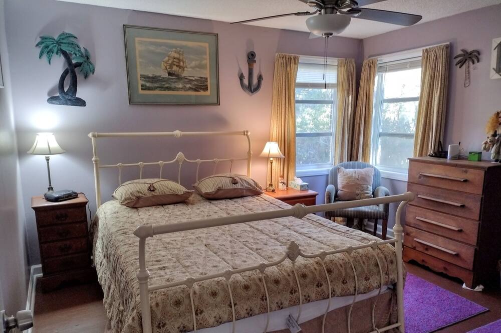 Photo of Bedroom in Dock Junction