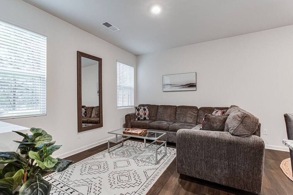 Photo of Livingroom in Union City