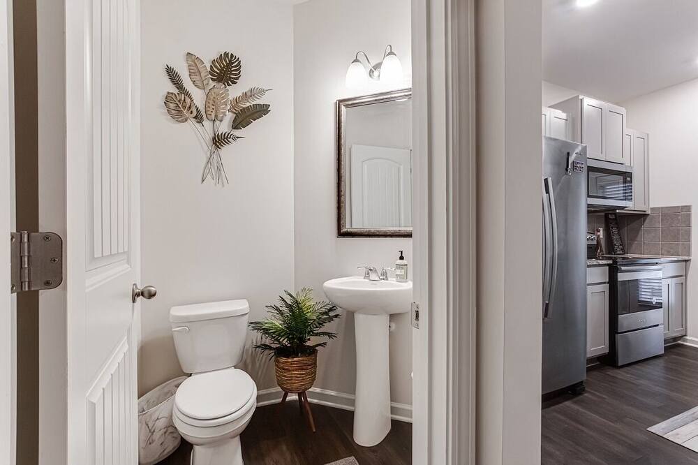 Photo of Bathroom in Union City