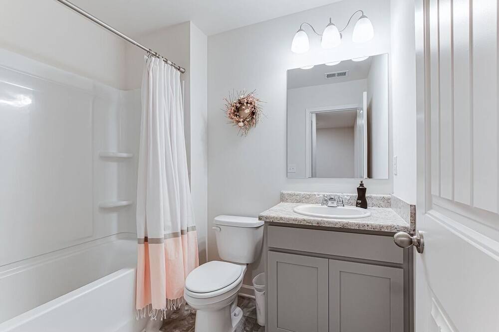 Photo of Bathroom in Union City