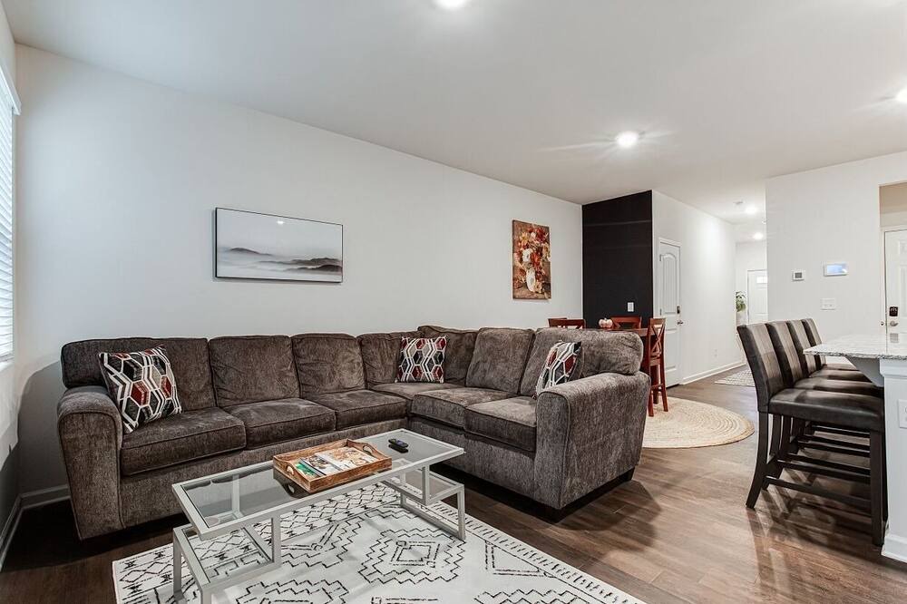 Photo of Livingroom in Union City